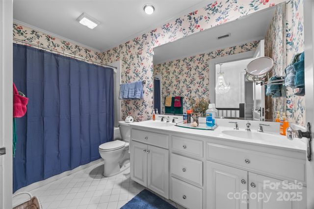 9 S Central Avenue, Belmont, NC 28012