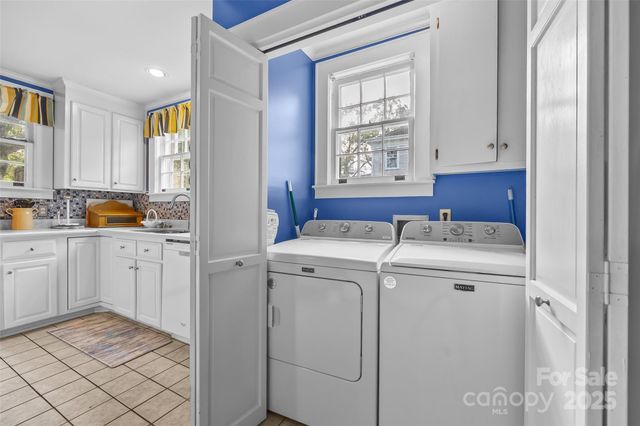 9 S Central Avenue, Belmont, NC 28012