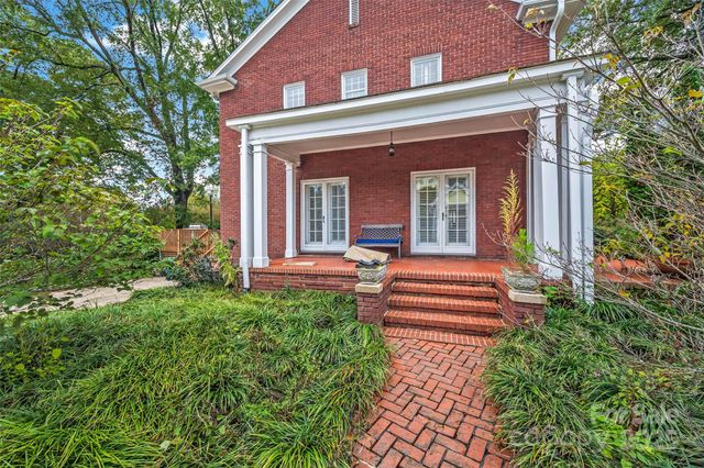 9 S Central Avenue, Belmont, NC 28012