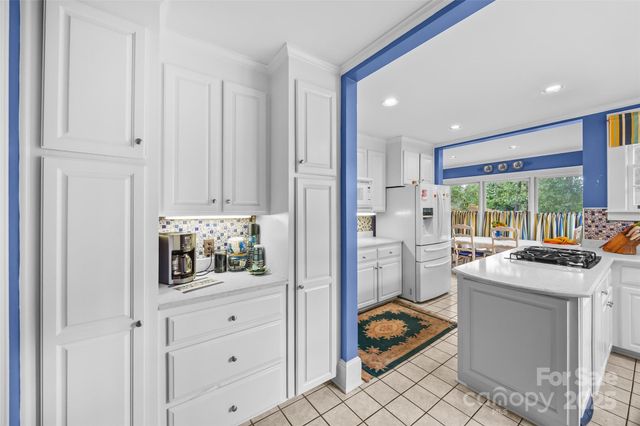 9 S Central Avenue, Belmont, NC 28012