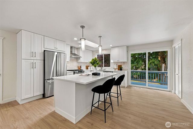 15335 81st Avenue NE, Kenmore, WA 98028