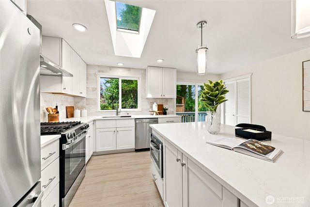15335 81st Avenue NE, Kenmore, WA 98028