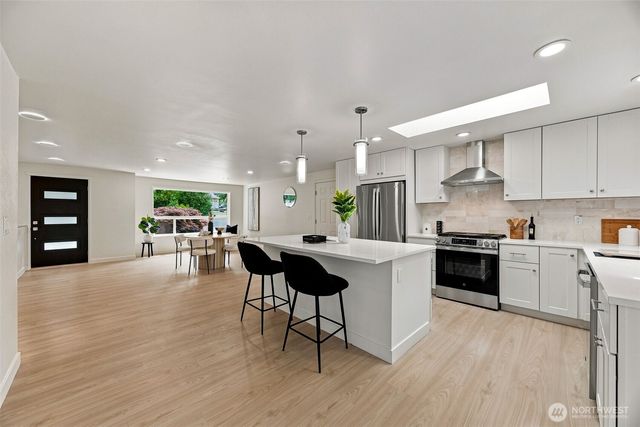 15335 81st Avenue NE, Kenmore, WA 98028
