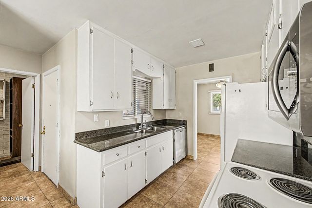 2022 E Monterey Way, Phoenix, AZ 85016
