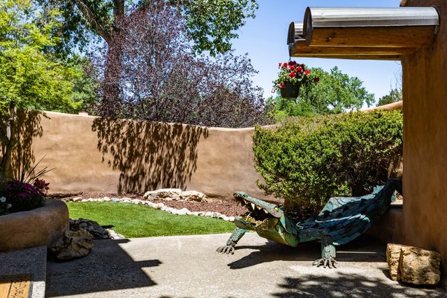 3232 Don Quixote Drive NW, Albuquerque, NM 87104