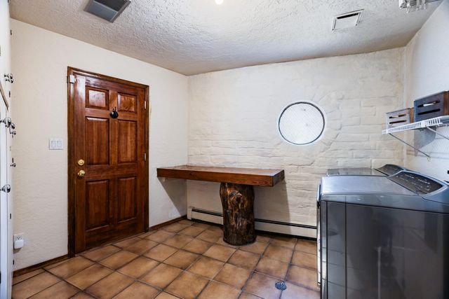 3232 Don Quixote Drive NW, Albuquerque, NM 87104