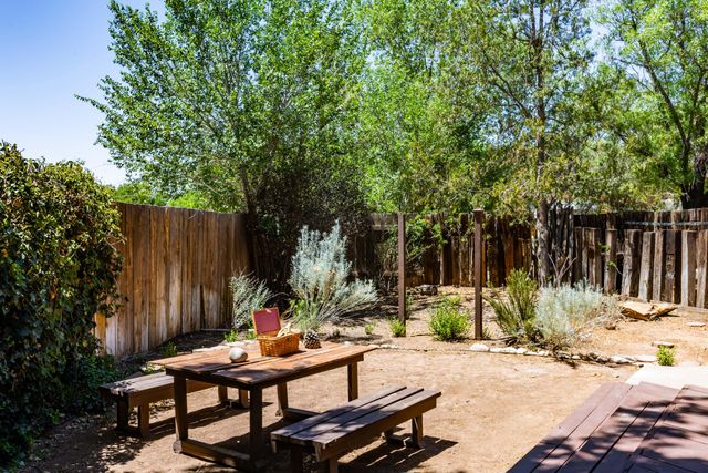 3232 Don Quixote Drive NW, Albuquerque, NM 87104