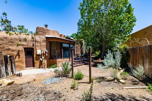 3232 Don Quixote Drive NW, Albuquerque, NM 87104
