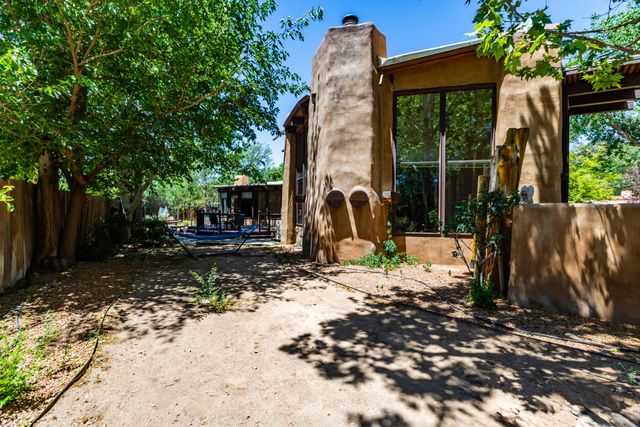 3232 Don Quixote Drive NW, Albuquerque, NM 87104