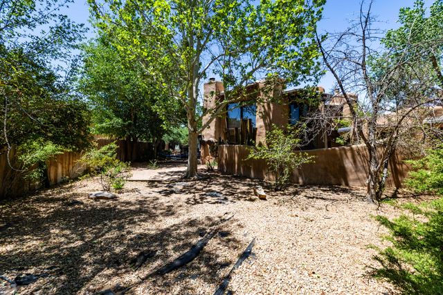 3232 Don Quixote Drive NW, Albuquerque, NM 87104