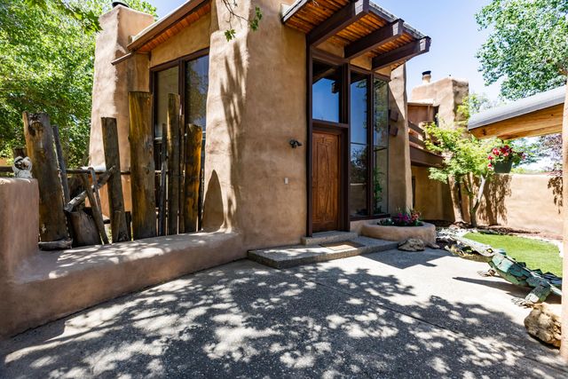 3232 Don Quixote Drive NW, Albuquerque, NM 87104
