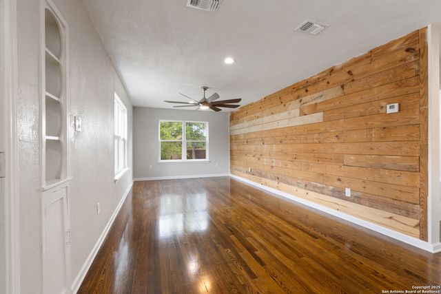 2020 fresno, San Antonio, TX 78201