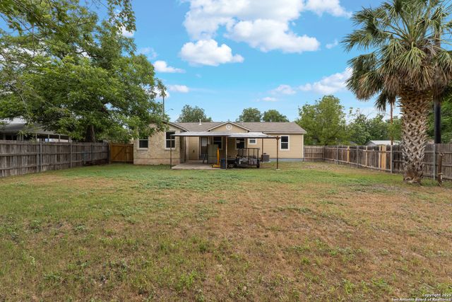 2020 fresno, San Antonio, TX 78201