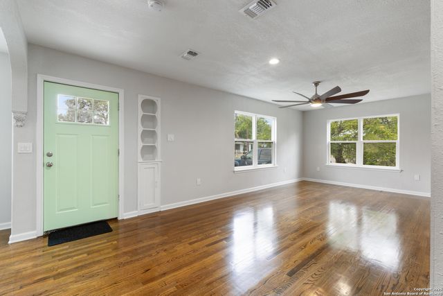 2020 fresno, San Antonio, TX 78201