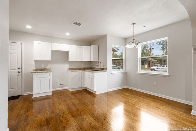 2020 fresno, San Antonio, TX 78201