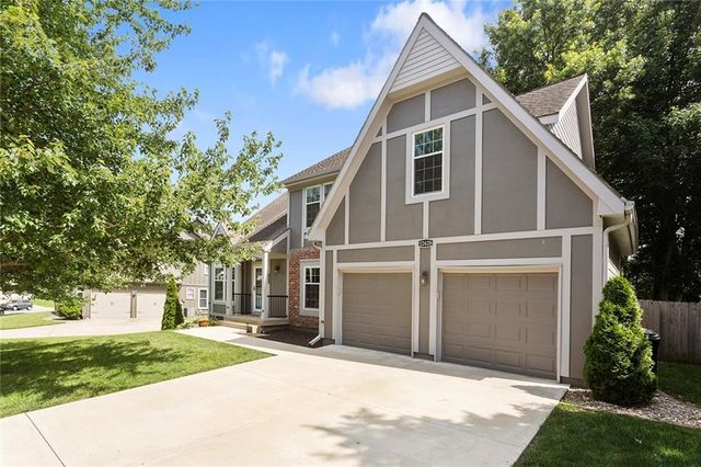 12628 Grandview Street, Overland Park, KS 66213