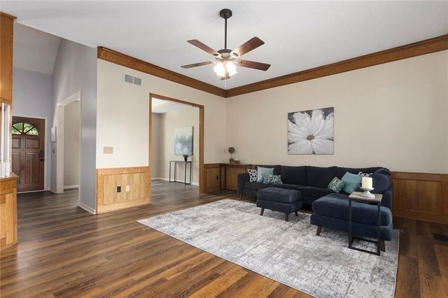 12628 Grandview Street, Overland Park, KS 66213