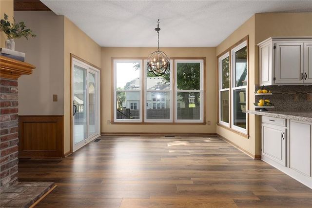 12628 Grandview Street, Overland Park, KS 66213