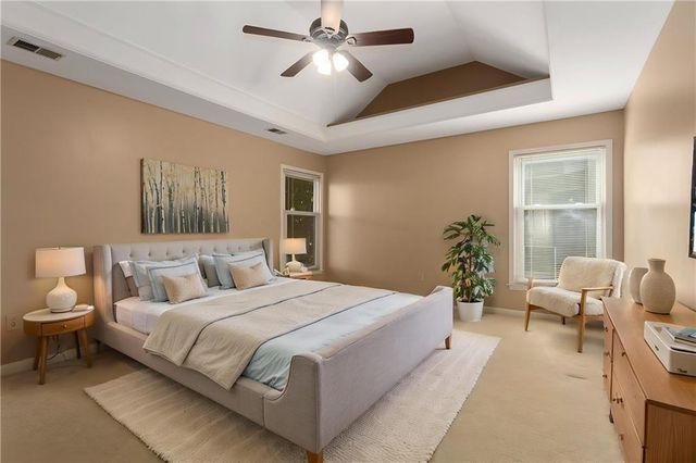 12628 Grandview Street, Overland Park, KS 66213