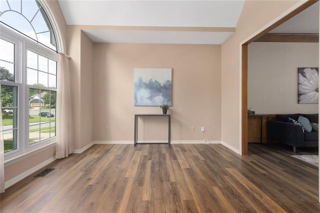 12628 Grandview Street, Overland Park, KS 66213