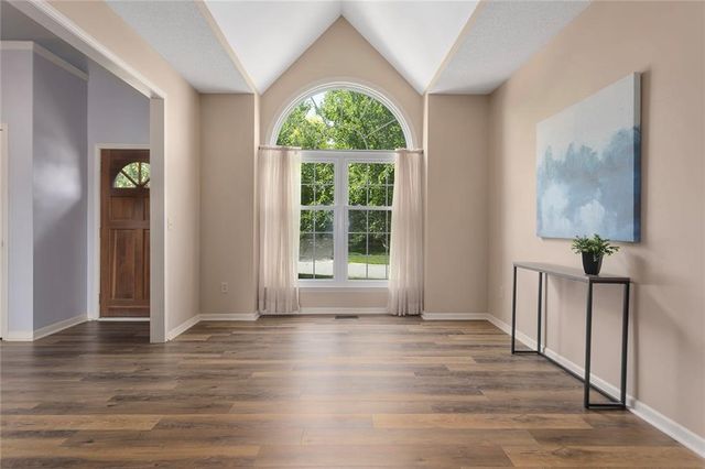12628 Grandview Street, Overland Park, KS 66213