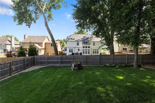 12628 Grandview Street, Overland Park, KS 66213