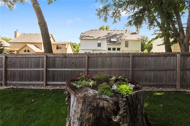 12628 Grandview Street, Overland Park, KS 66213
