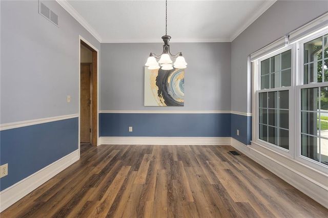 12628 Grandview Street, Overland Park, KS 66213