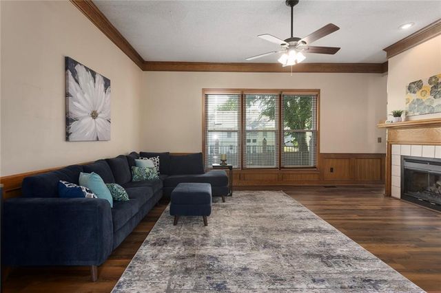 12628 Grandview Street, Overland Park, KS 66213