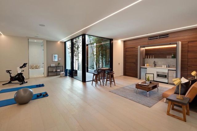 2171 Clayton Drive, Menlo Park, CA 94025