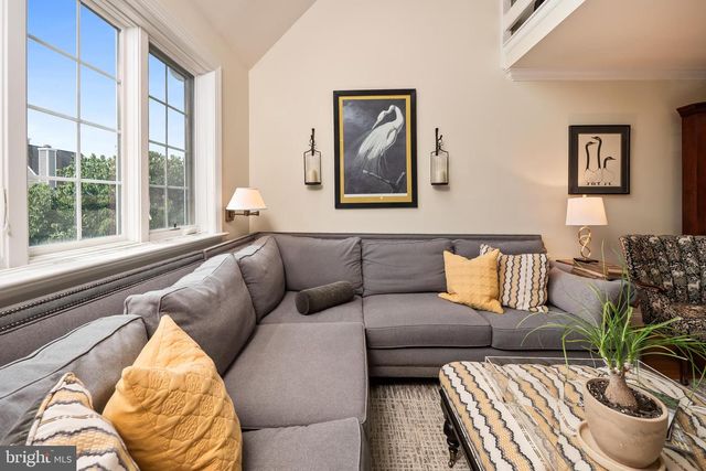 14 WELLFLEET LN, Chesterbrook, PA 19087