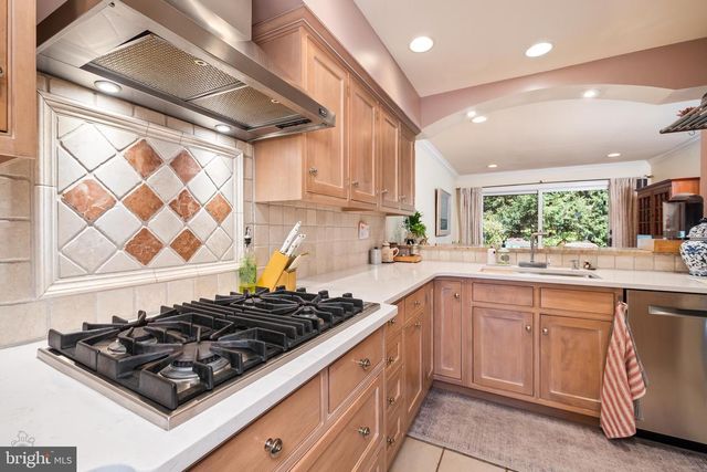 14 WELLFLEET LN, Chesterbrook, PA 19087
