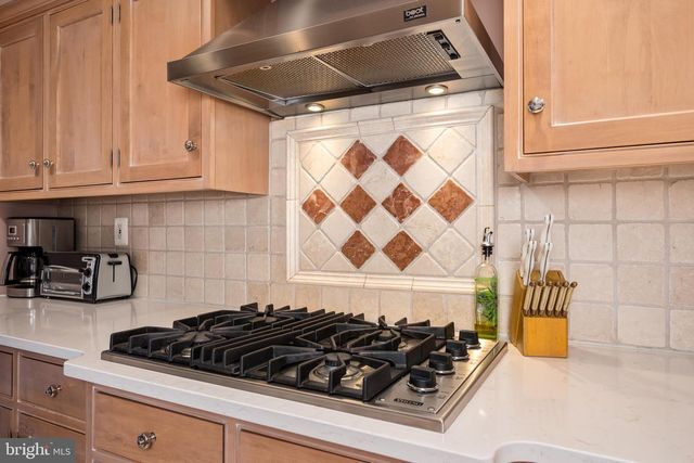 14 WELLFLEET LN, Chesterbrook, PA 19087
