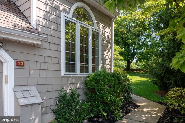 14 WELLFLEET LN, Chesterbrook, PA 19087