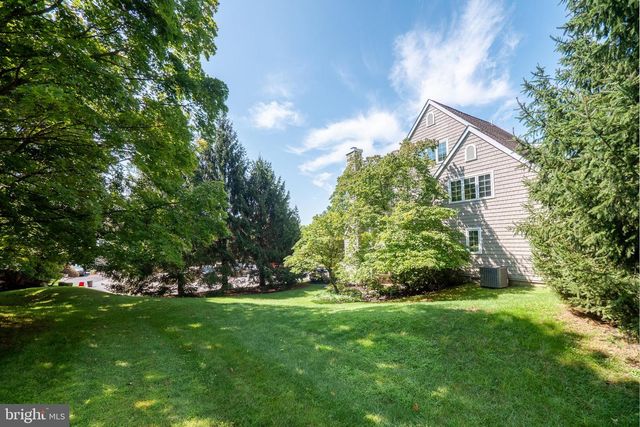 14 WELLFLEET LN, Chesterbrook, PA 19087