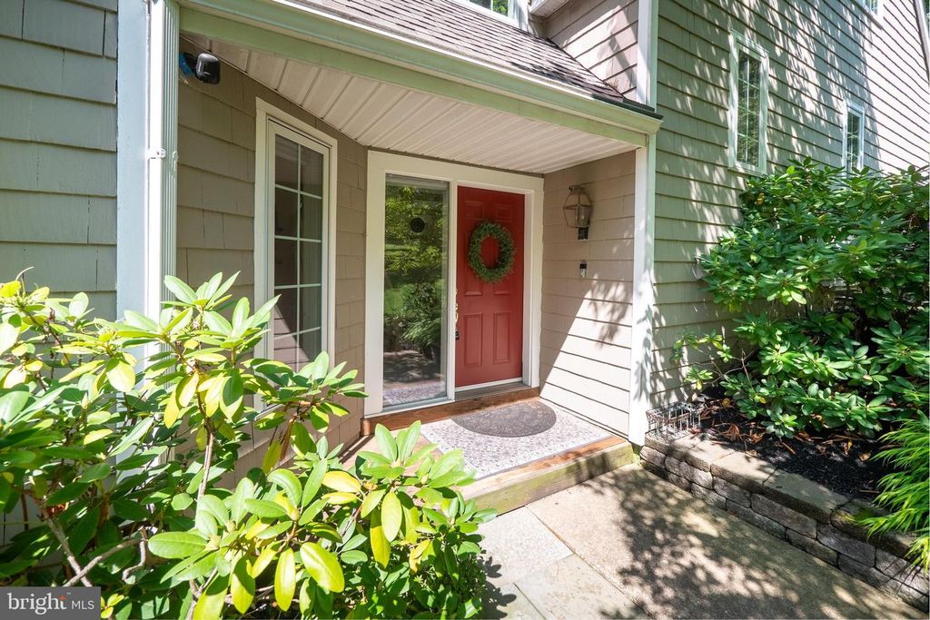 14 WELLFLEET LN, Chesterbrook, PA 19087