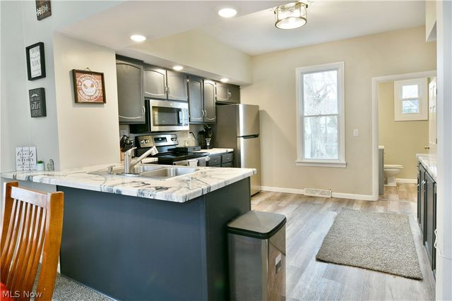 163 N Chestnut Avenue, Niles, OH 44446