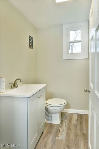 163 N Chestnut Avenue, Niles, OH 44446