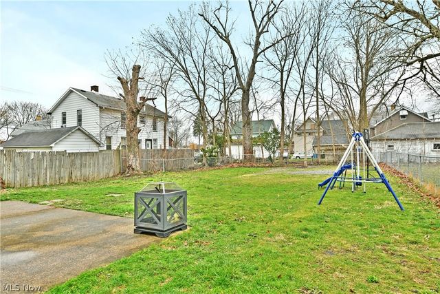 163 N Chestnut Avenue, Niles, OH 44446