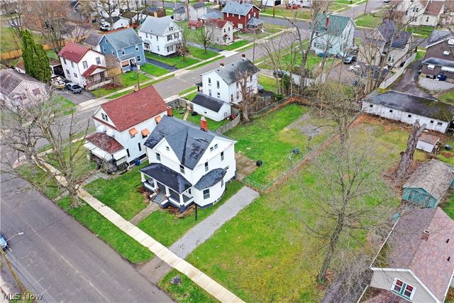 163 N Chestnut Avenue, Niles, OH 44446