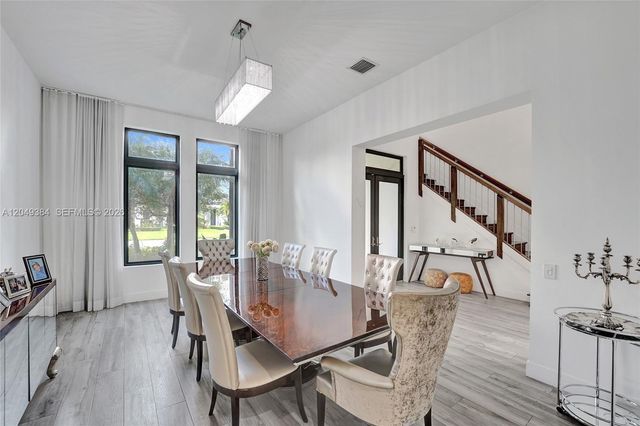 5742 E Brookfield Circle E, Hollywood, FL 33312