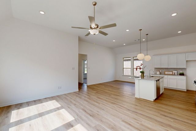 1009 Western Hills Drive, Crowley, TX 76036