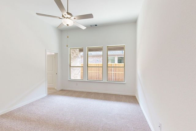 1009 Western Hills Drive, Crowley, TX 76036