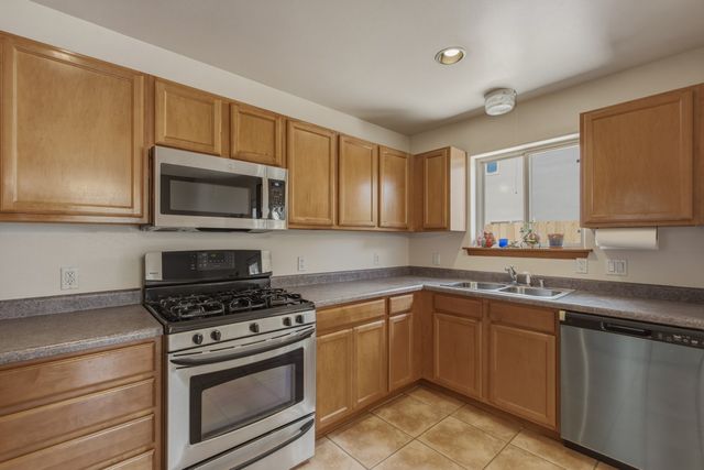 7628 Cree, Santa Fe, NM 87507