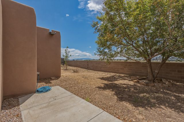 7628 Cree, Santa Fe, NM 87507