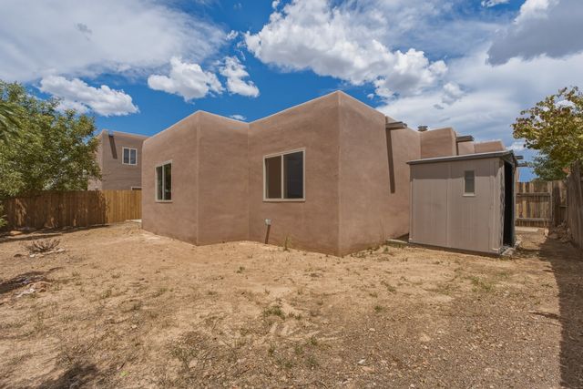 7628 Cree, Santa Fe, NM 87507