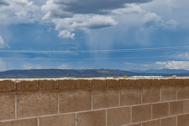 7628 Cree, Santa Fe, NM 87507