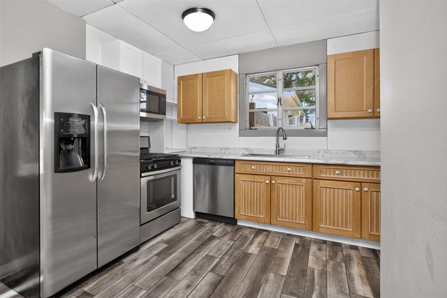 903 Elm Avenue, Norwalk, IA 50211