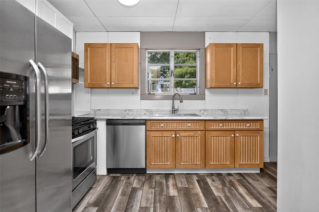 903 Elm Avenue, Norwalk, IA 50211