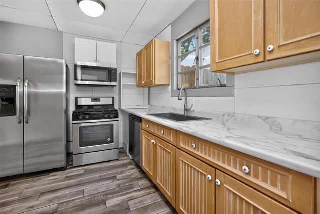 903 Elm Avenue, Norwalk, IA 50211